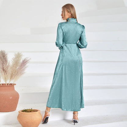 Herbstmode, lässiges Rollkragen-langes Kleid