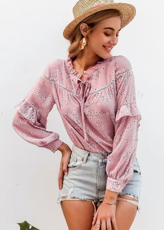 The new floral lace round neck stitching wild ruffle shirt