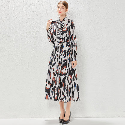 Vestido de mujer con estampado de leopardo vintage