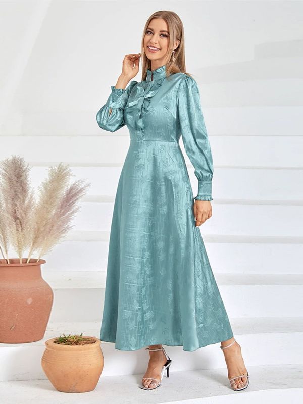 Herbstmode, lässiges Rollkragen-langes Kleid