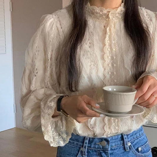 Camisa elegante de cuello alto con mangas abullonadas y encaje para mujer