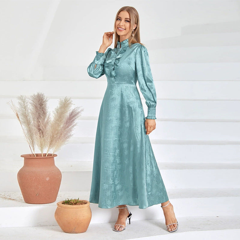 Herbstmode, lässiges Rollkragen-langes Kleid