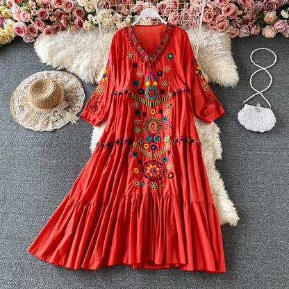 Vacation Beach Dress Loose Big Hem Embroidered V-neck Dress