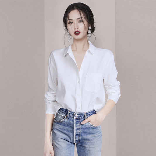 Camisa blanca ajustada de manga larga para mujer