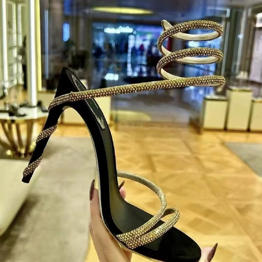 Damen-Sandalen mit hohem Absatz und Stiletto-Absatz und Strass-Riemen in Übergröße