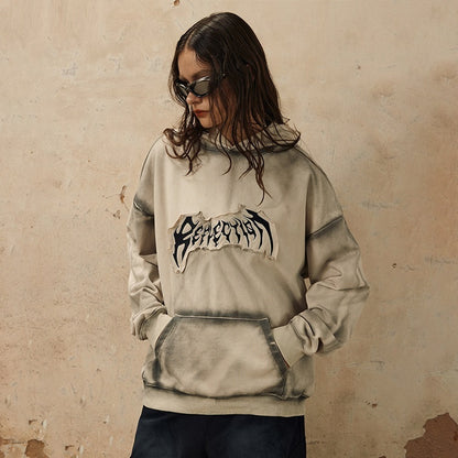 Sudadera con capucha con dobladillo deshilachado y bordado estilo europeo y americano