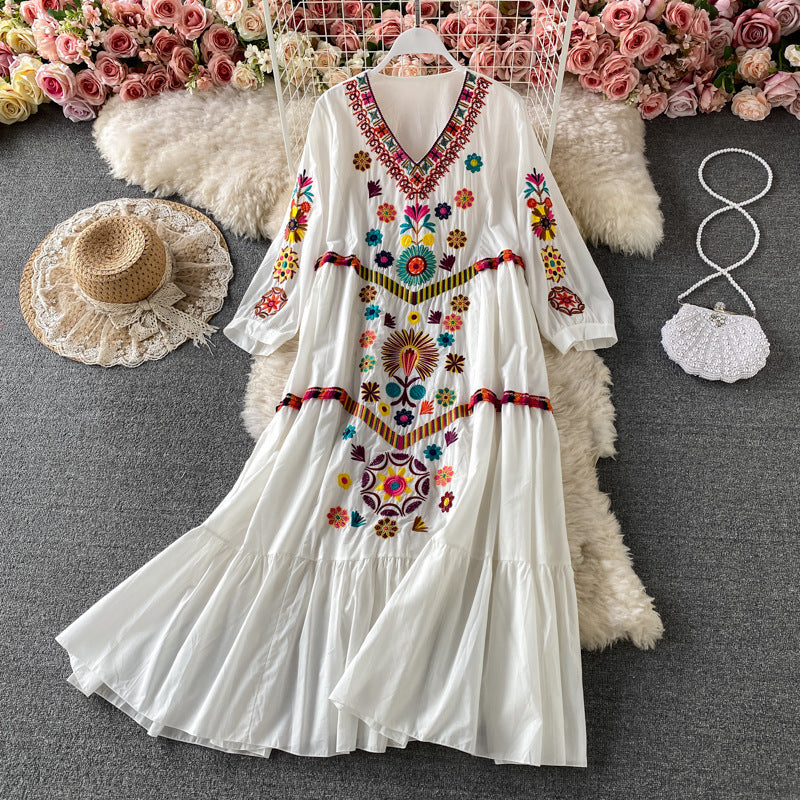 Vacation Beach Dress Loose Big Hem Embroidered V-neck Dress