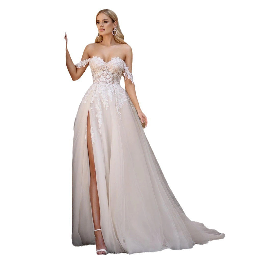 Exquisito vestido de novia de cola de pez con encaje blanco