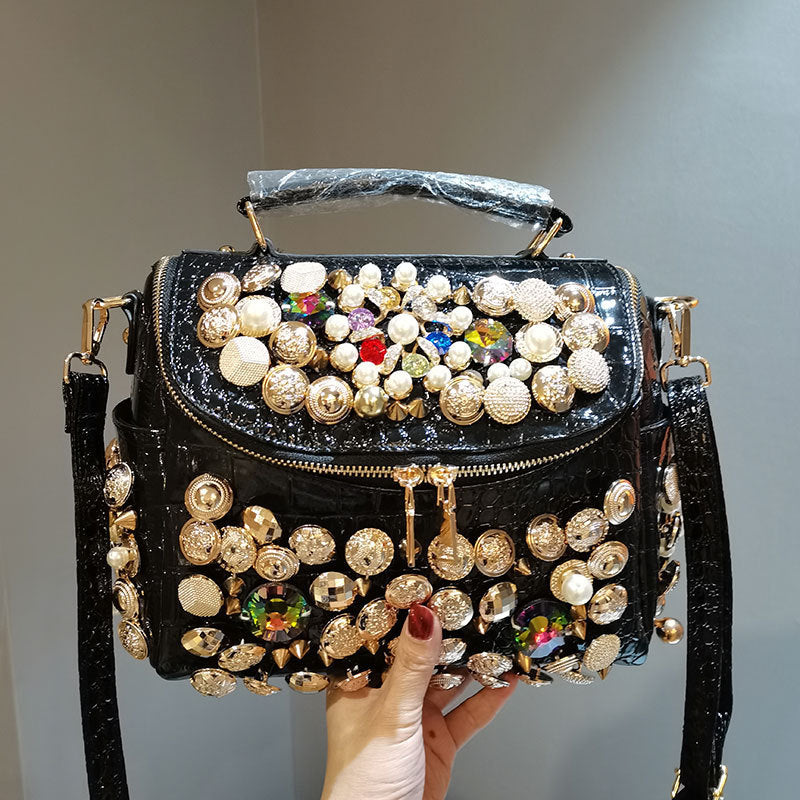 Bolso de hombro con remaches y cuentas de diamantes de imitación para mujer